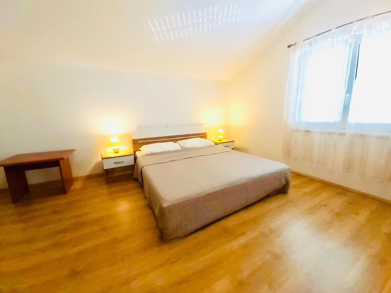 Rooms Viskic Rab Town Eksteriør bilde
